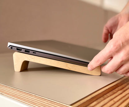 Stojánek pod notebook Hup